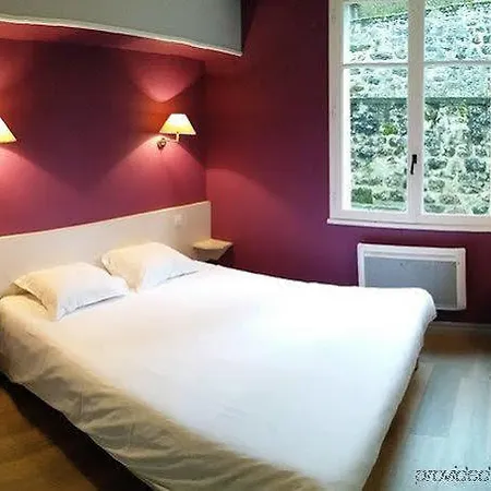 Au Pont Du Pin Hotel 3*